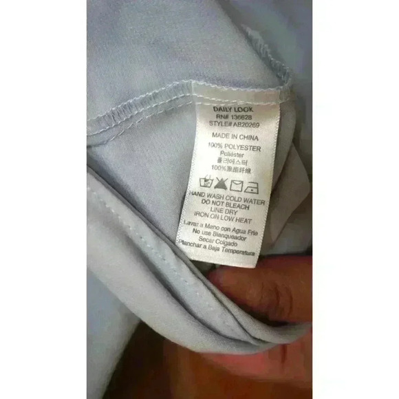 Daily Look Light Gray High-Low Hem Blouse with Back Zipper - Size L - Picture 14 of 15